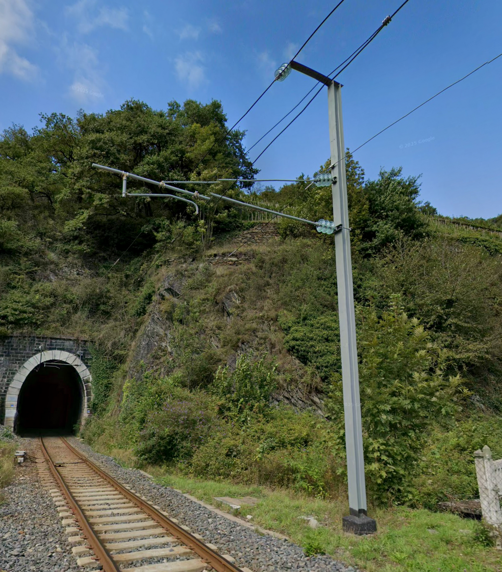 Poteau caténaire 25k Simplifié avec Feeder