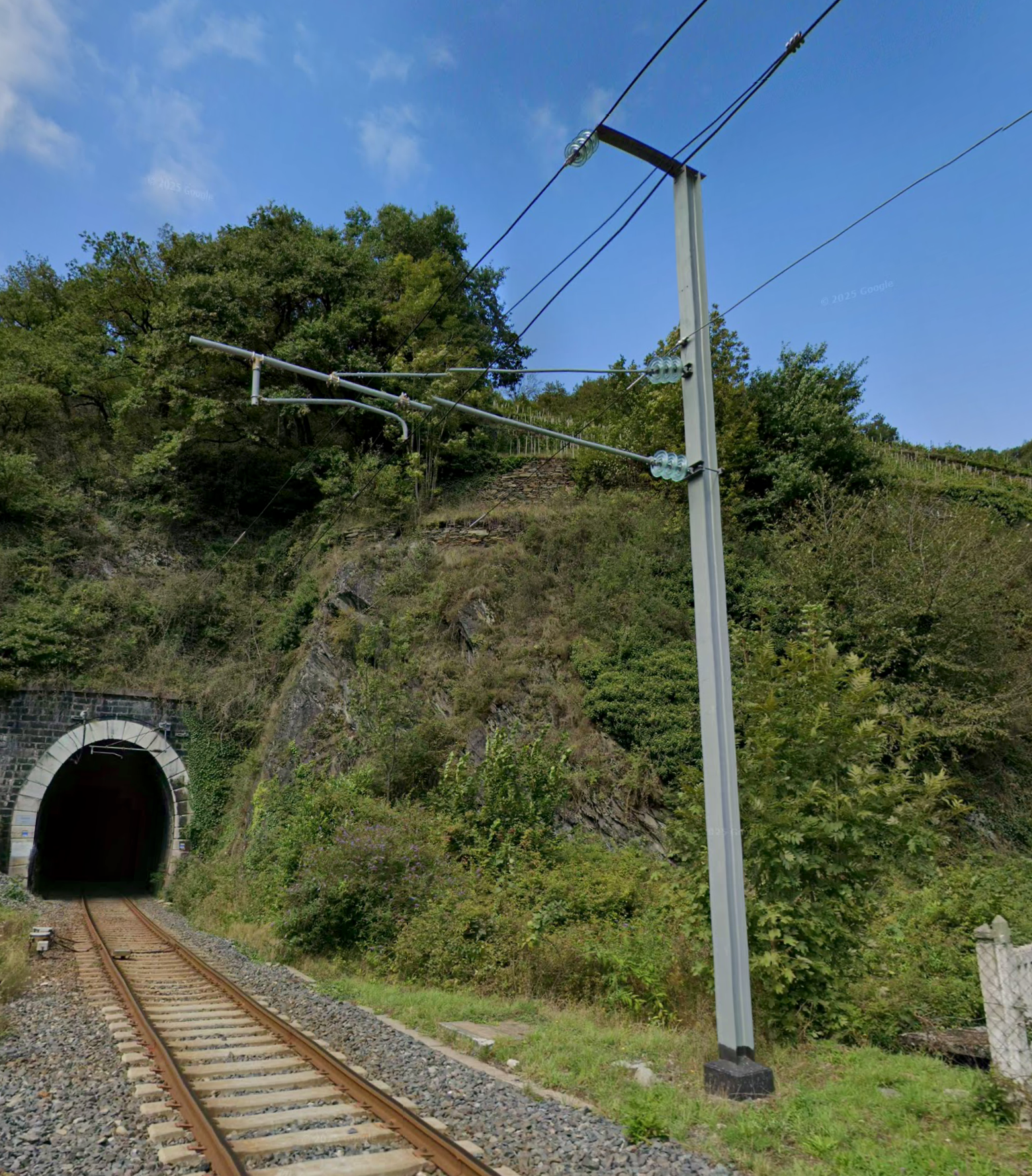 Poteau caténaire 25k Simplifié avec Feeder